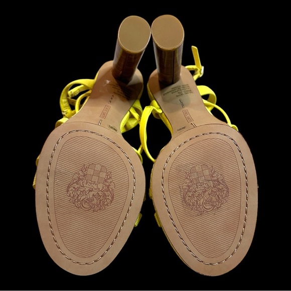 🎉HP ⭐️ EUC Vince Camuto Neolette Dress Sandal in
Primrose Yellow. Size 8/38.5 - Picture 7 of 11
